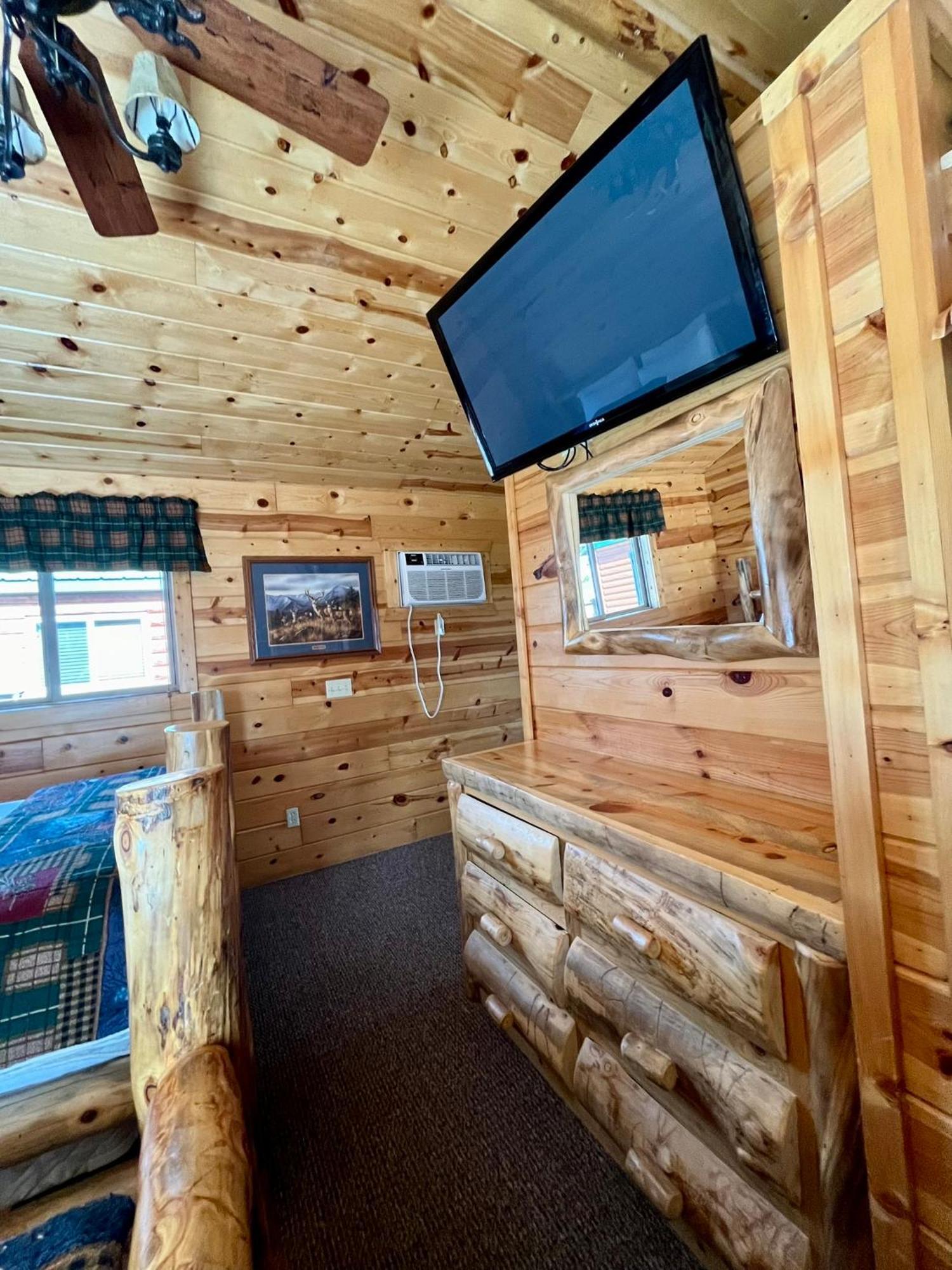 וול Badlands Frontier Cabins מראה חיצוני תמונה
